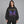 Y2K hoodie med tryk – båret af en kvinde