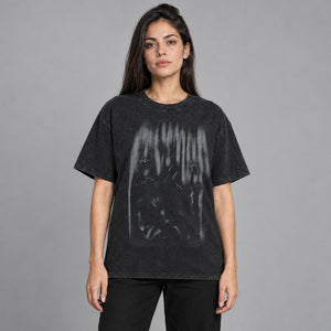 Ρετρό Y2K streetwear t-shirt – φοριέται από γυναίκα