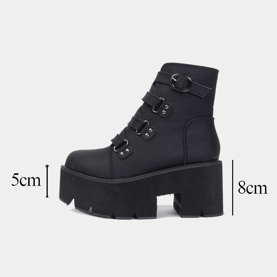 COMFORTABLE TECHWEAR BOOTS