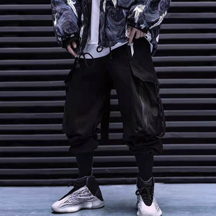 https://cyber-techwear.com/cdn/shop/products/Harajuku-Streetwear-Pants-techwear-black.jpg?v=1671845033