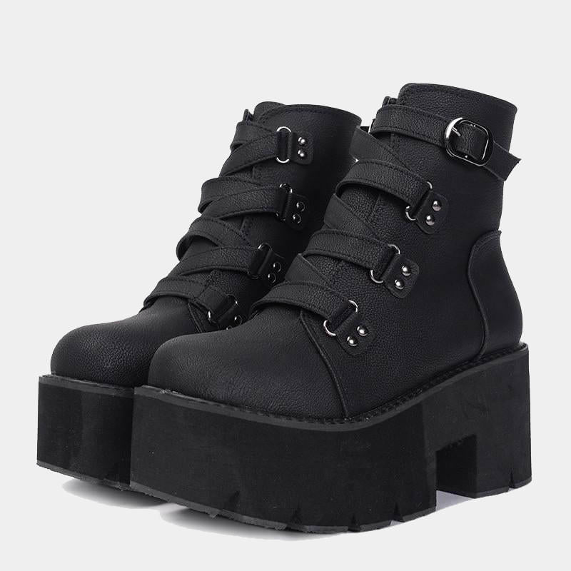COMFORTABLE TECHWEAR BOOTS