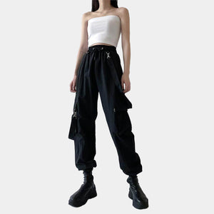 Pantalon Cargo Techwear Femme Noir – Style Gothique Rock Avec Chaînes Détails Métal Taille Élastique Large