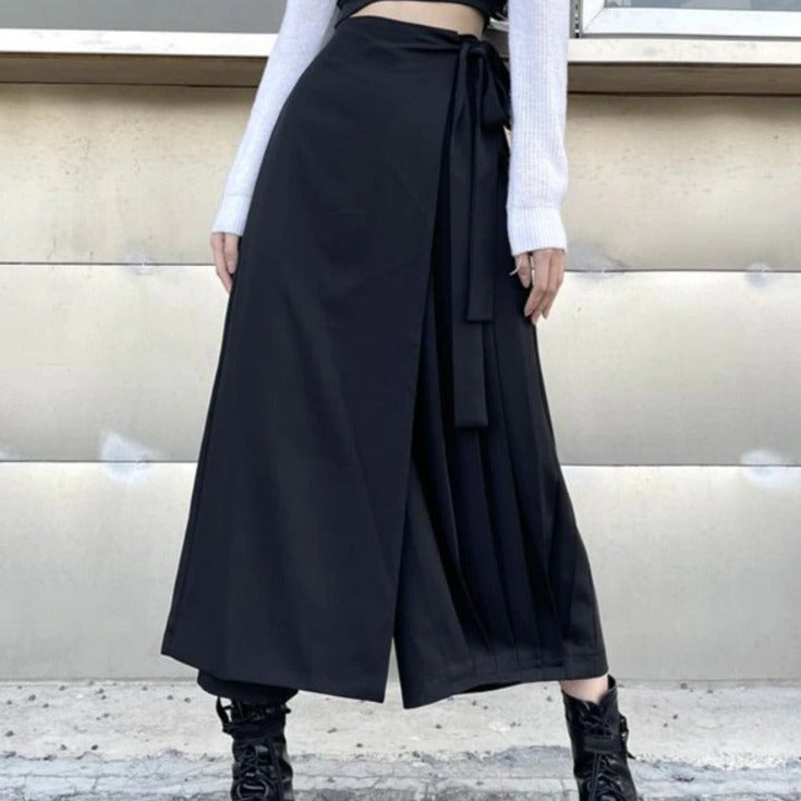 Archive At UO Black La Lune Skirt Over Cargo Pants | Urban Outfitters Turkey